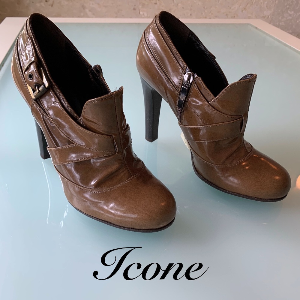 NWOT bootie/heel from Italian luxury design Icone